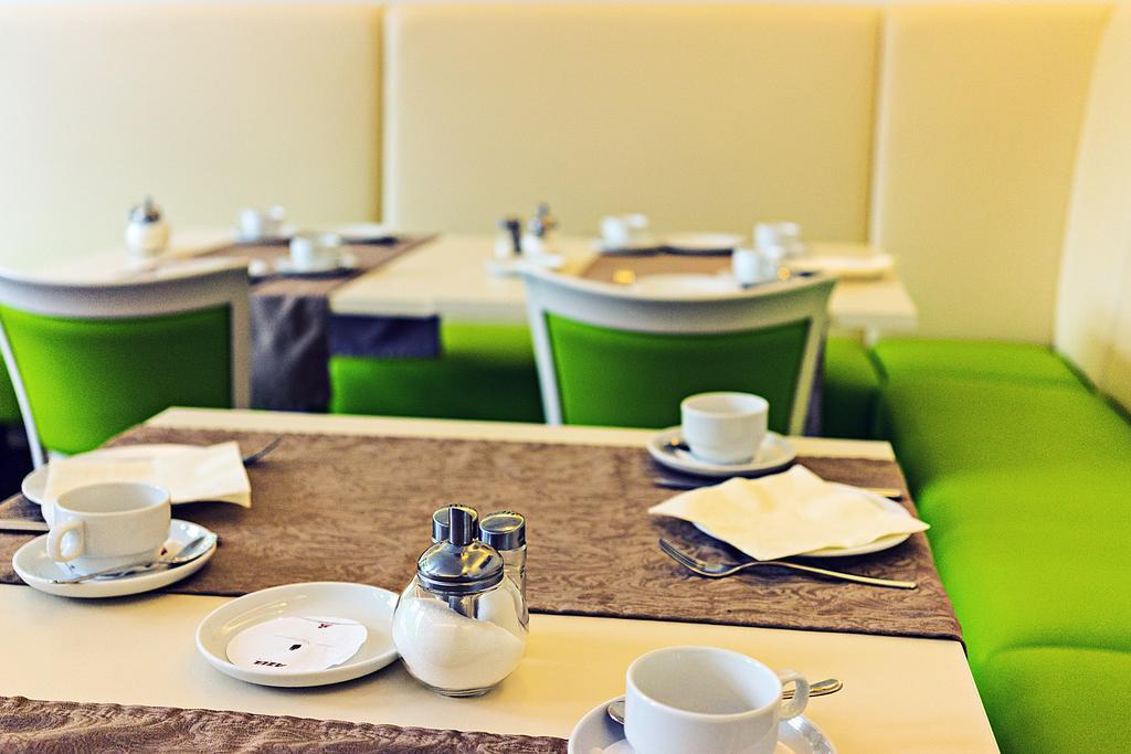 Hotel Knorz زيمدورف المظهر الخارجي الصورة