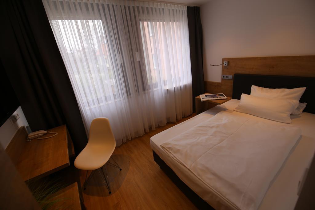 Hotel Knorz زيمدورف المظهر الخارجي الصورة